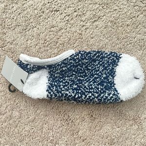 Women’s Fuzzy Liner in Blue & White